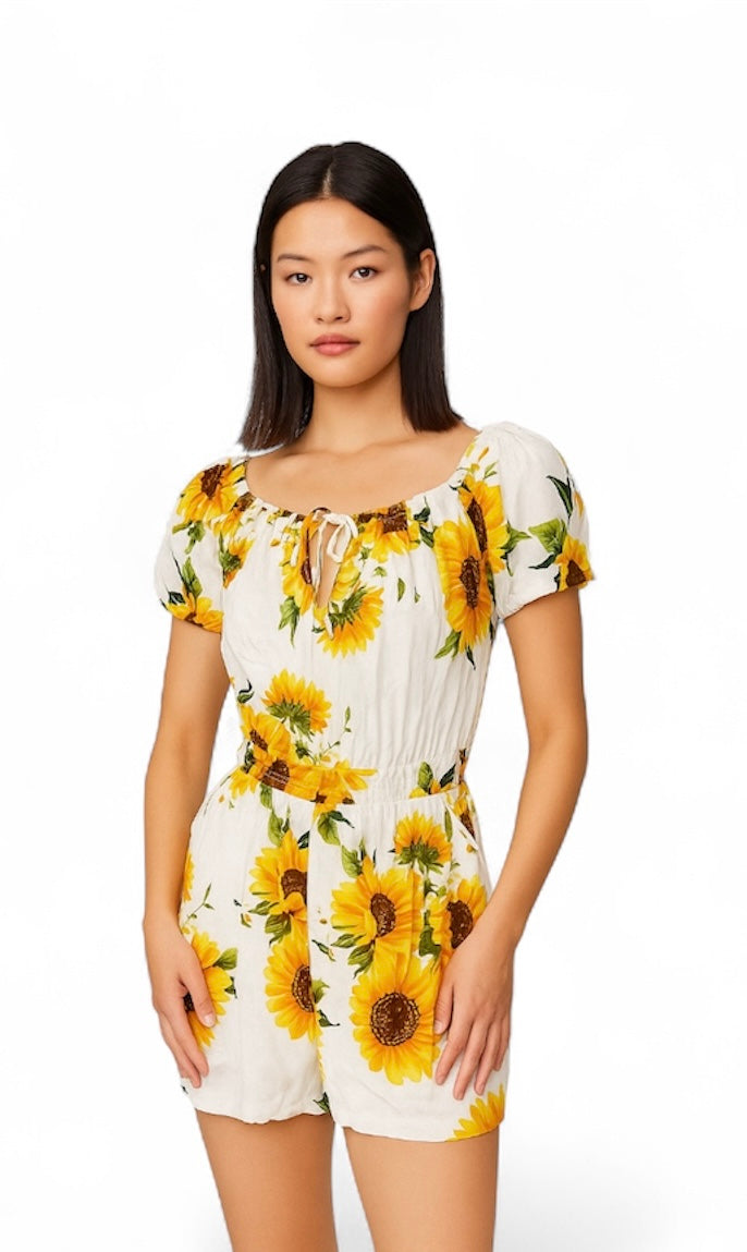 ✨ Sunflower Bliss Romper – Pink Rouge Edition ✨
Step into sunshine with this flirty, floral romper that radiates pure joy.